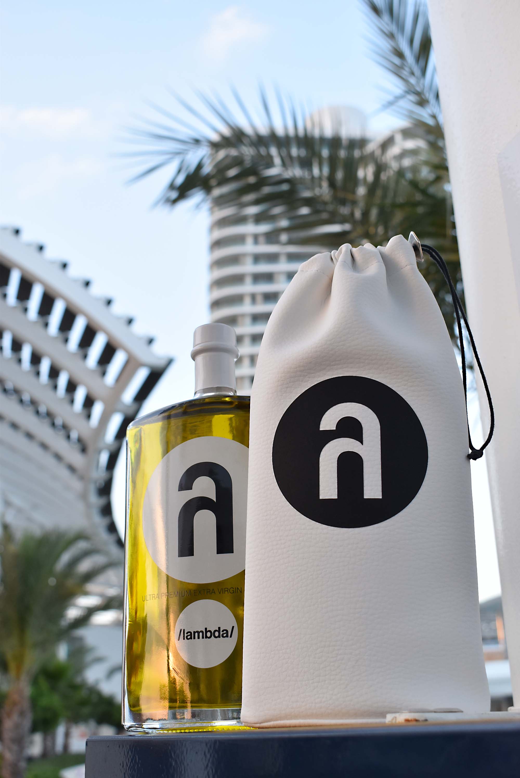 λ /lambda/.The first luxury olive oil in the world since 2007. Image