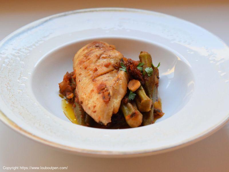 2.Κοτόπουλο με μπάμιες, λ /lambda/ olive oil και λιαστές ντομάτες 